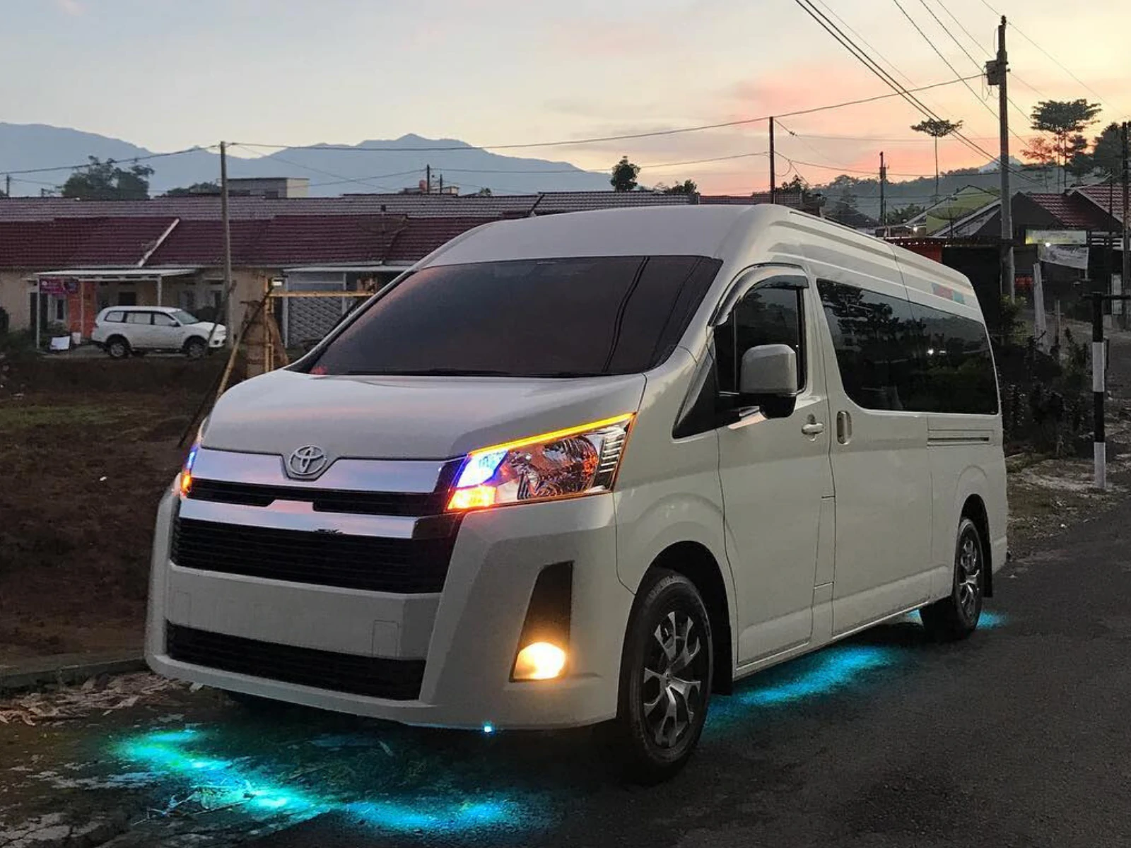 Sewa Hiace Luxury Malang by KelilingMalang 4
